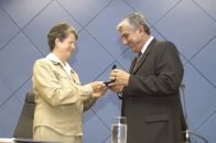 Câmara presta homenagem à Cáritas