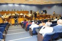 CEE SUGERE O VALOR DE R$ 16.600,00 COMO SALÁRIO DO PREFEITO