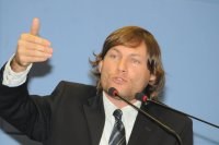 Projeto de lei proíbe venda e propaganda de bebidas alcoólicas e cigarros