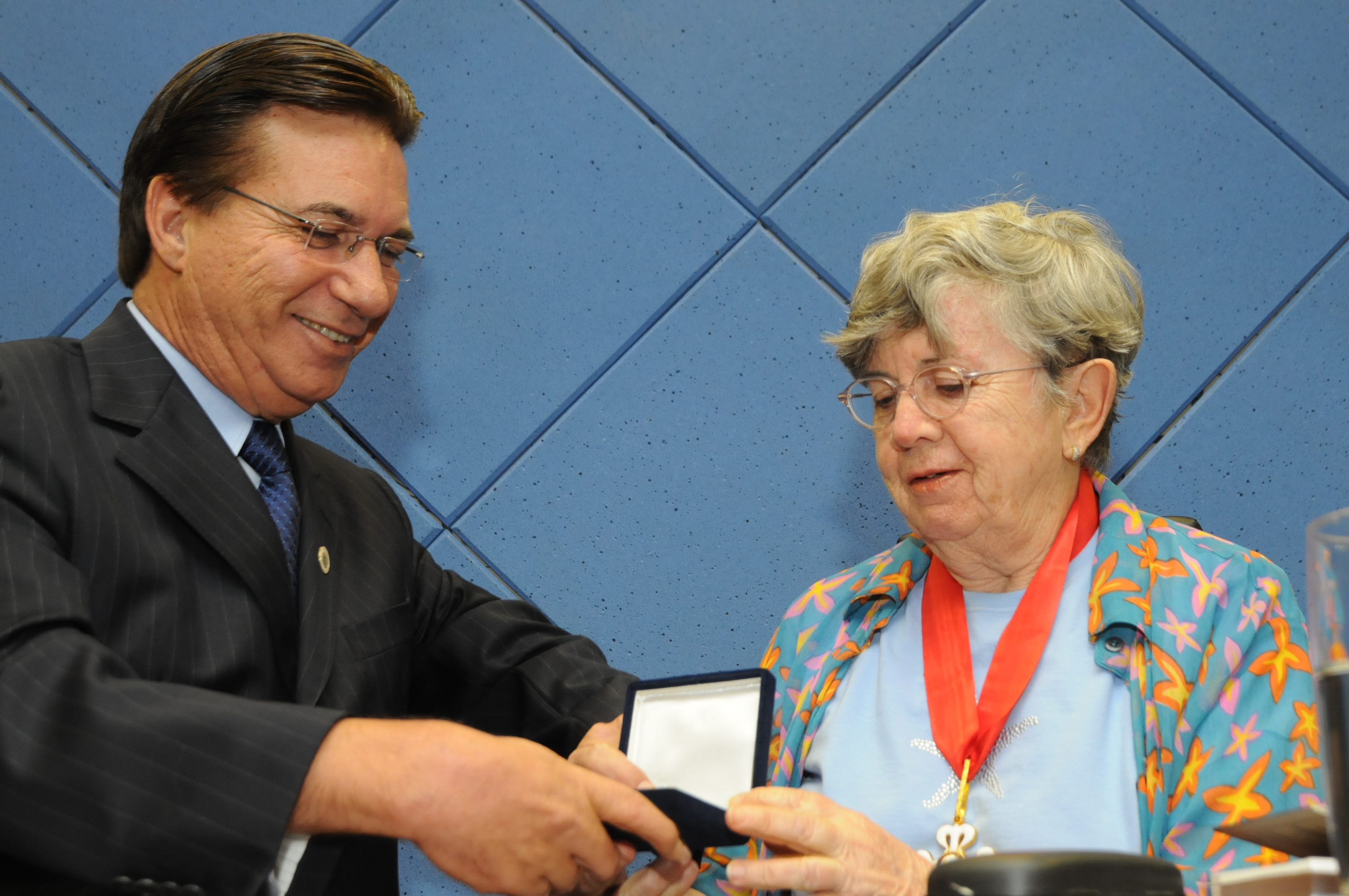 TERESA AGUIAR É HOMENAGEADA PELA CÂMARA