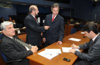 PROJETOS ADIADOS POR FALTA DE QUORUM