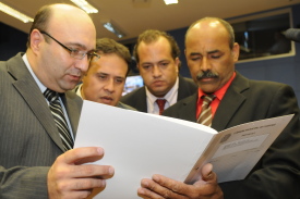 Aprovada emenda a lei que obriga uso de máscaras