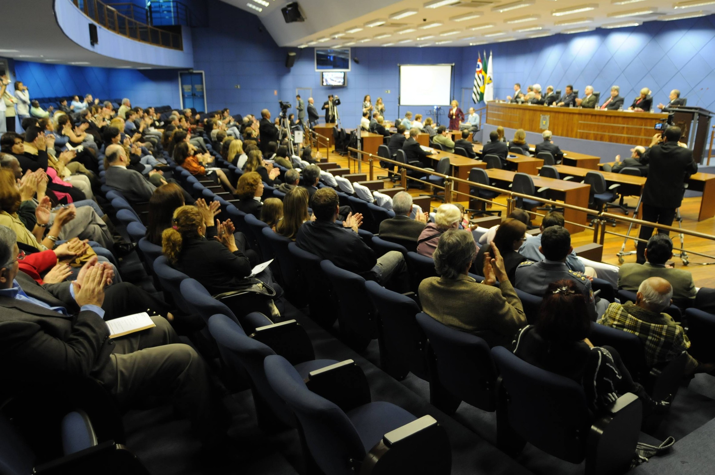 "Câmara em Debate" discute revisão de leis 