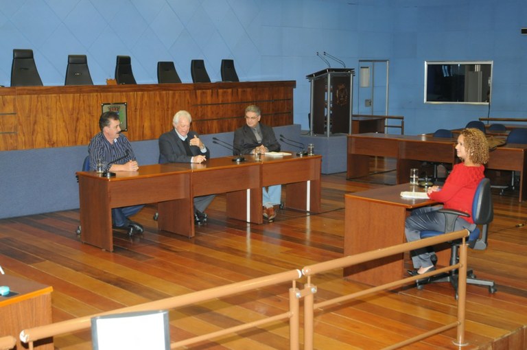 Câmara em Debate discute violência contra o idoso
