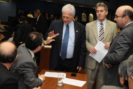 Com 11 emendas, Câmara aprova nova lei dos táxis