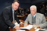 Empresas terão que receber pneus, pilhas e lâmpadas consideradas descartes