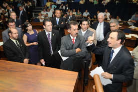 Com sete emendas, orçamento 2010 é aprovado