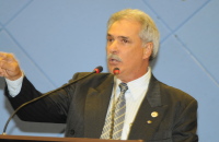 Vereador vistoria nova sede de associação