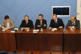 Procuradores alertam para riscos da terceirização da dívida