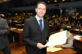Auto-escola deve dispor de banheiro