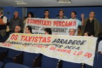Projeto que estabelece novas regras para o serviço de táxi é adiado