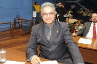 Projeto que restringe CEE é adiado 