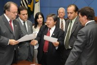 Veto é derrubado e atendimento em Libras vira lei