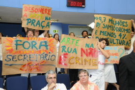 Agentes culturais fazem manifestação na Câmara