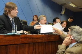 Aprovado projeto que dá publicidade a contratos da Prefeitura