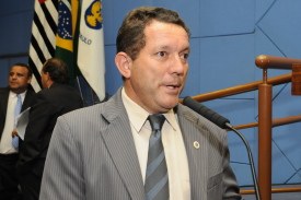 Aprovado projeto que proíbe celular em sala de aula