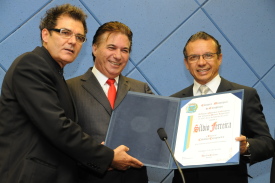 Câmara entrega título a empresário Silvio Ferreira