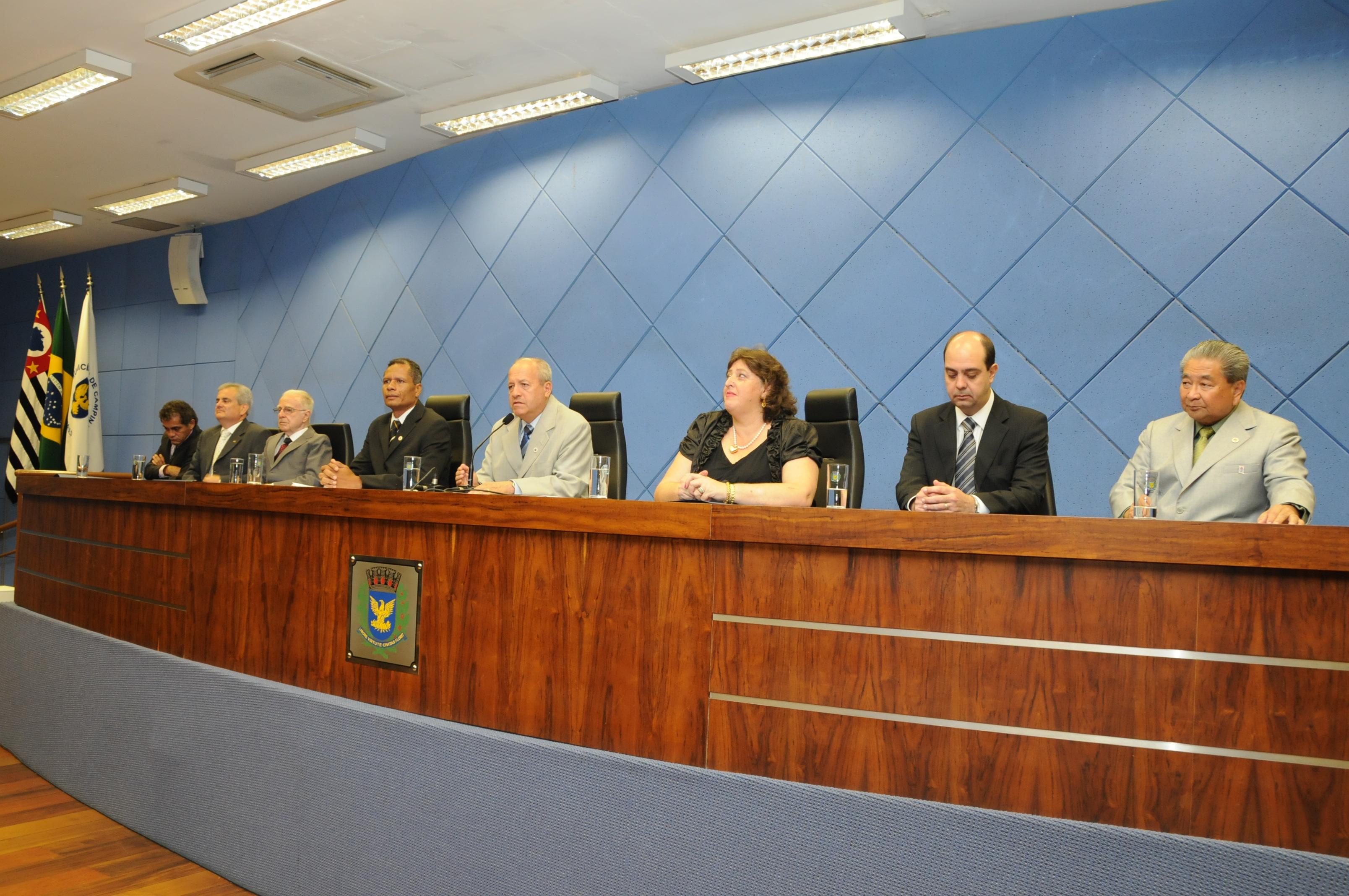 Câmara homenageia personalidades da ciência e tecnologia