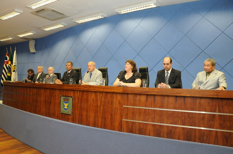 Câmara homenageia personalidades da ciência e tecnologia