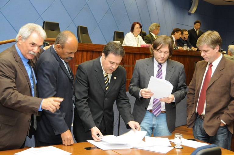 Câmara mantém veto do Executivo a projetos da Saúde