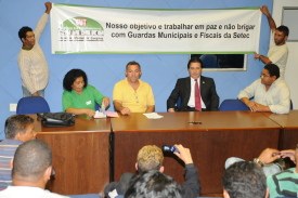 Carrioleiros fazem novo protesto na Câmara