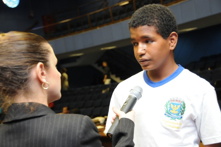 Parlamento Jovem aprova projeto do “Amigo Social”