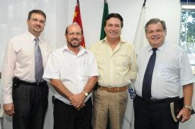 Pastor inicia pela Câmara, campanha de oração por autoridades