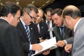Pauta da reunião de 2ª feira (26/04) da Câmara