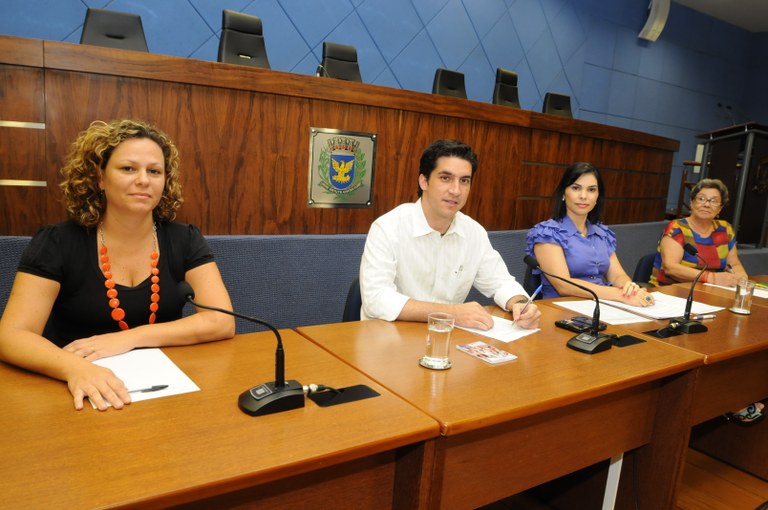 Violência contra a mulher é tema do Câmara em Debate