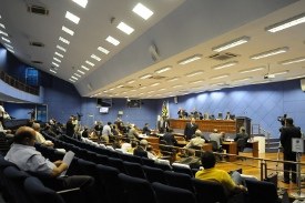 Projeto amplia direitos de clientes de estacionamentos