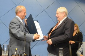 Rogério Cerqueira Leite recebe título de Cidadão Campineiro