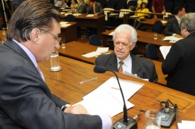 Projeto abre espaço para táxis em faixas exclusivas de ônibus