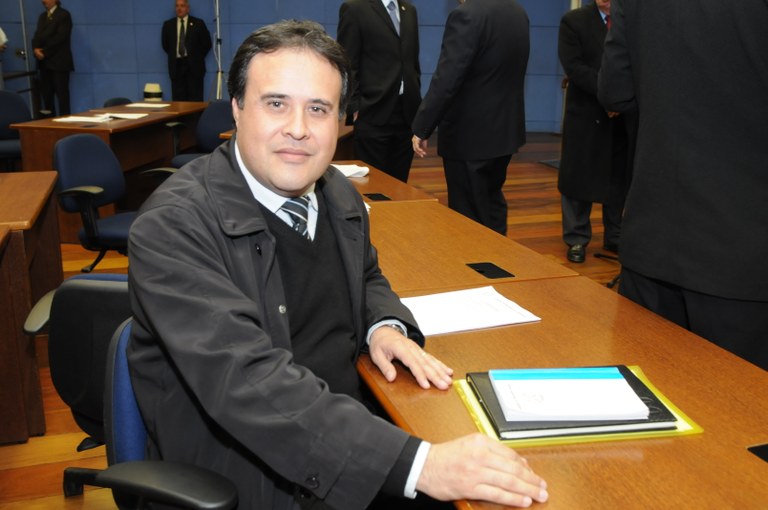 Câmara homenageia Colégio Poli-Bentinho
