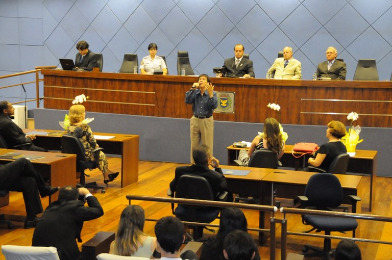 Câmara entrega Diploma de Mulher Virtuosa e de Mérito Cristão