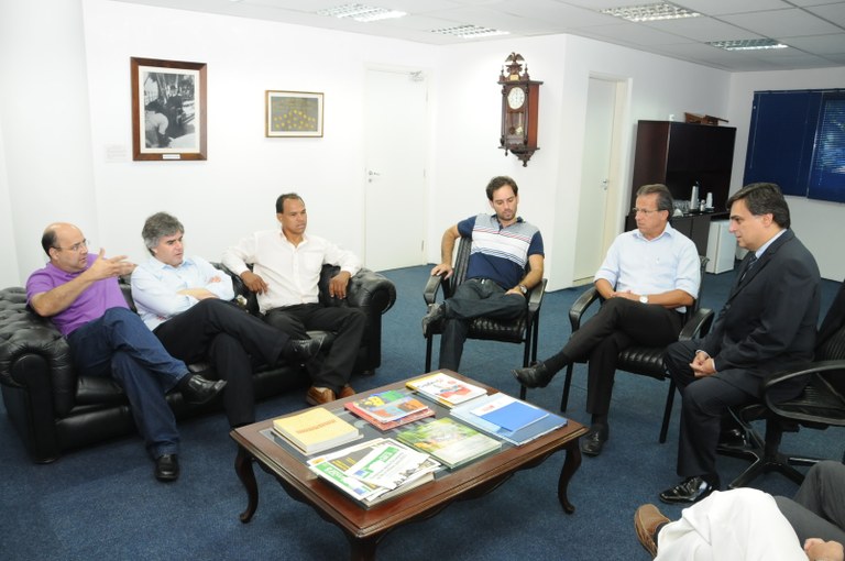 Câmara recebe visita de vereadores mineiros