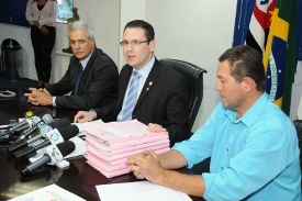 Comissão decide prosseguir com processo de cassação