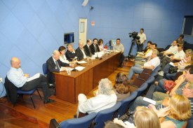 Comissão pede que Prefeitura apresente solução para obras embargadas