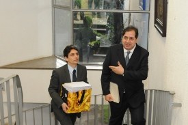 Demétrio apresenta defesa e anexa 25 mil páginas a processo de cassação