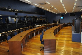 Baixe aqui as fotos da sessão de julgamento do prefeito