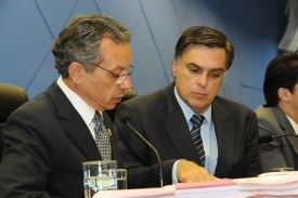 Impeachment: leitura de relatório atravessa madrugada