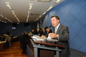 Lei da Câmara homenageia líderes comunitários
