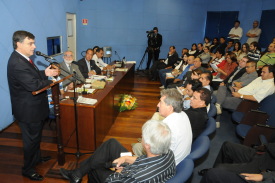 Parlamento articula formação de frente de vereadores   