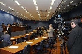 Prefeito veta projetos de carros-fortes e de combate a pedofilia