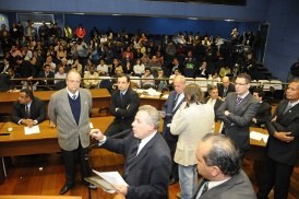 Requerimento que pedia afastamento do prefeito é retirado