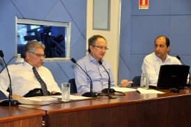 Secretário diz na Câmara que crise financeira não é tão grave