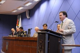 Unipas Internacional entrega diploma na Câmara