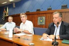 Vereador aciona Ministério Público contra ato do prefeito