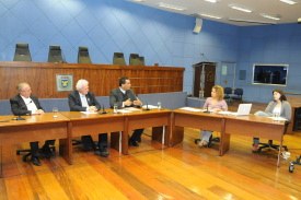 Vereadores discutem no partido e reforma política na TV Câmara