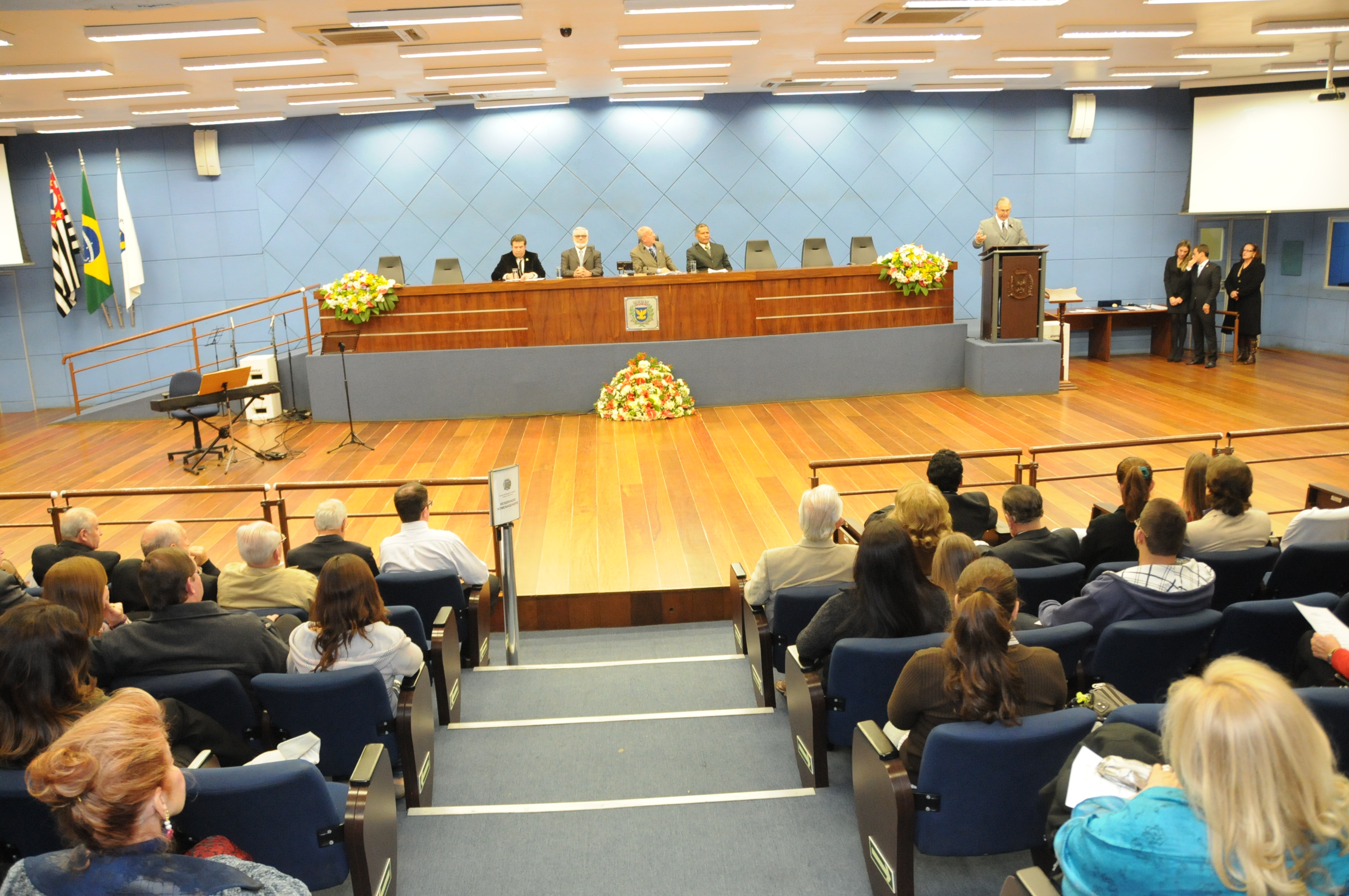 Câmara homenageia Campinas com entrega da Medalha Carlos Gomes