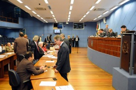 Câmara promulga lei que garante embalagens gratuitas em supermercados